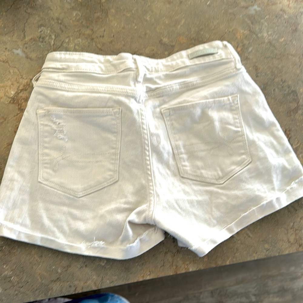 Shorts - Picture 2 of 4